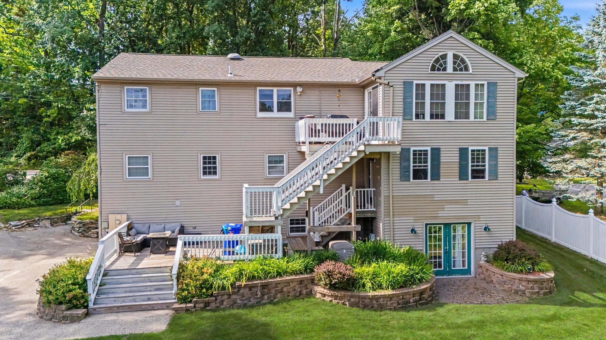 132 Barretts Hill Road Hudson, NH 03051 - Photo 4 of 51 Gallery Image 4