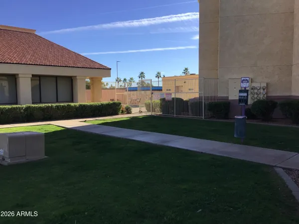 $1,050 | 12221 West Bell Road, Unit 105, Surprise, AZ 85378