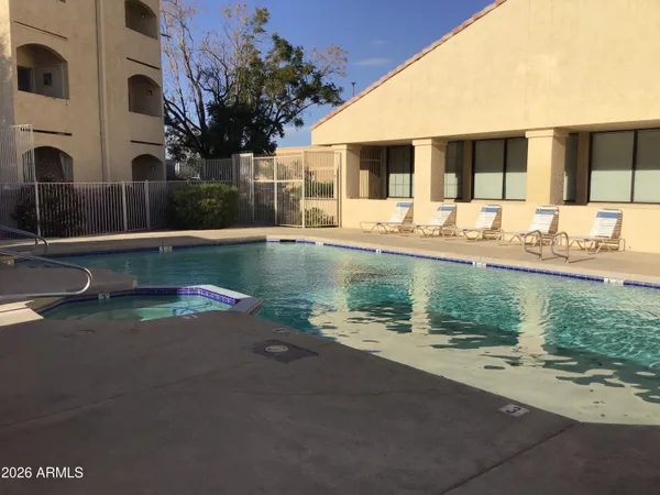 $1,050 | 12221 West Bell Road, Unit 105, Surprise, AZ 85378