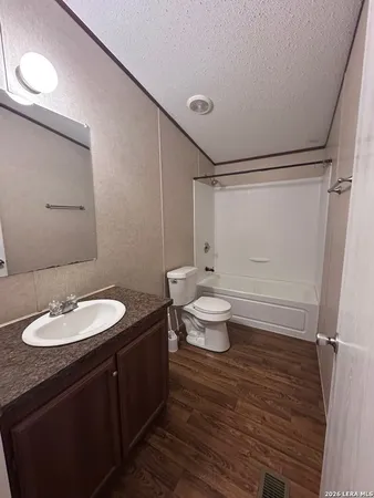 $1,500 | 738 Farm To Market Road 1283, Unit B, Pipe Creek, TX 78063