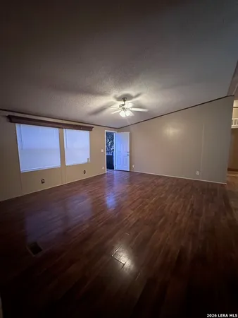 $1,500 | 738 Farm To Market Road 1283, Unit B, Pipe Creek, TX 78063