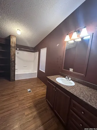 $1,500 | 738 Farm To Market Road 1283, Unit B, Pipe Creek, TX 78063