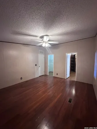 $1,500 | 738 Farm To Market Road 1283, Unit B, Pipe Creek, TX 78063