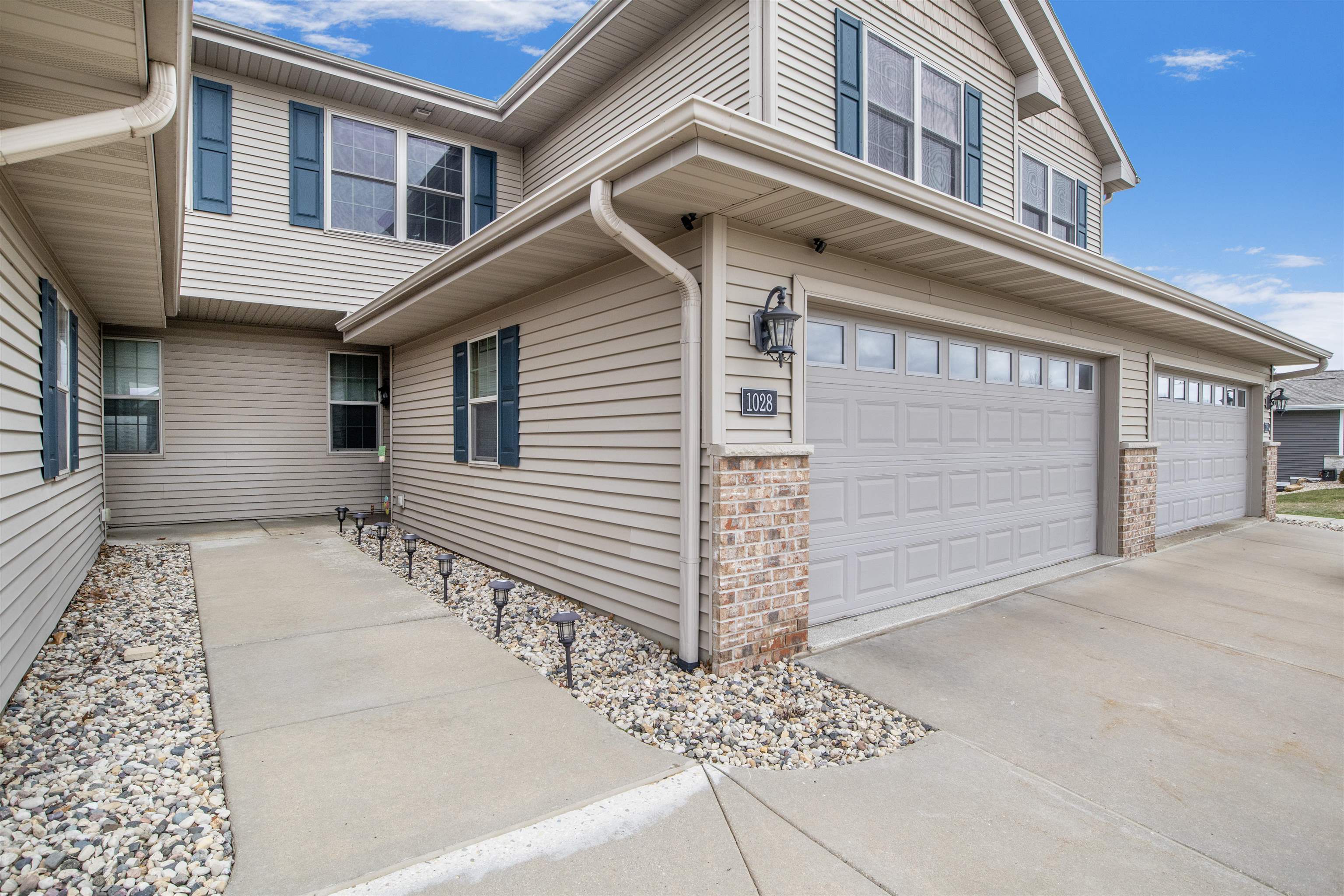 1028 20th Street, Unit 3 Prairie du Sac, WI 53578 - Photo 4 of 49