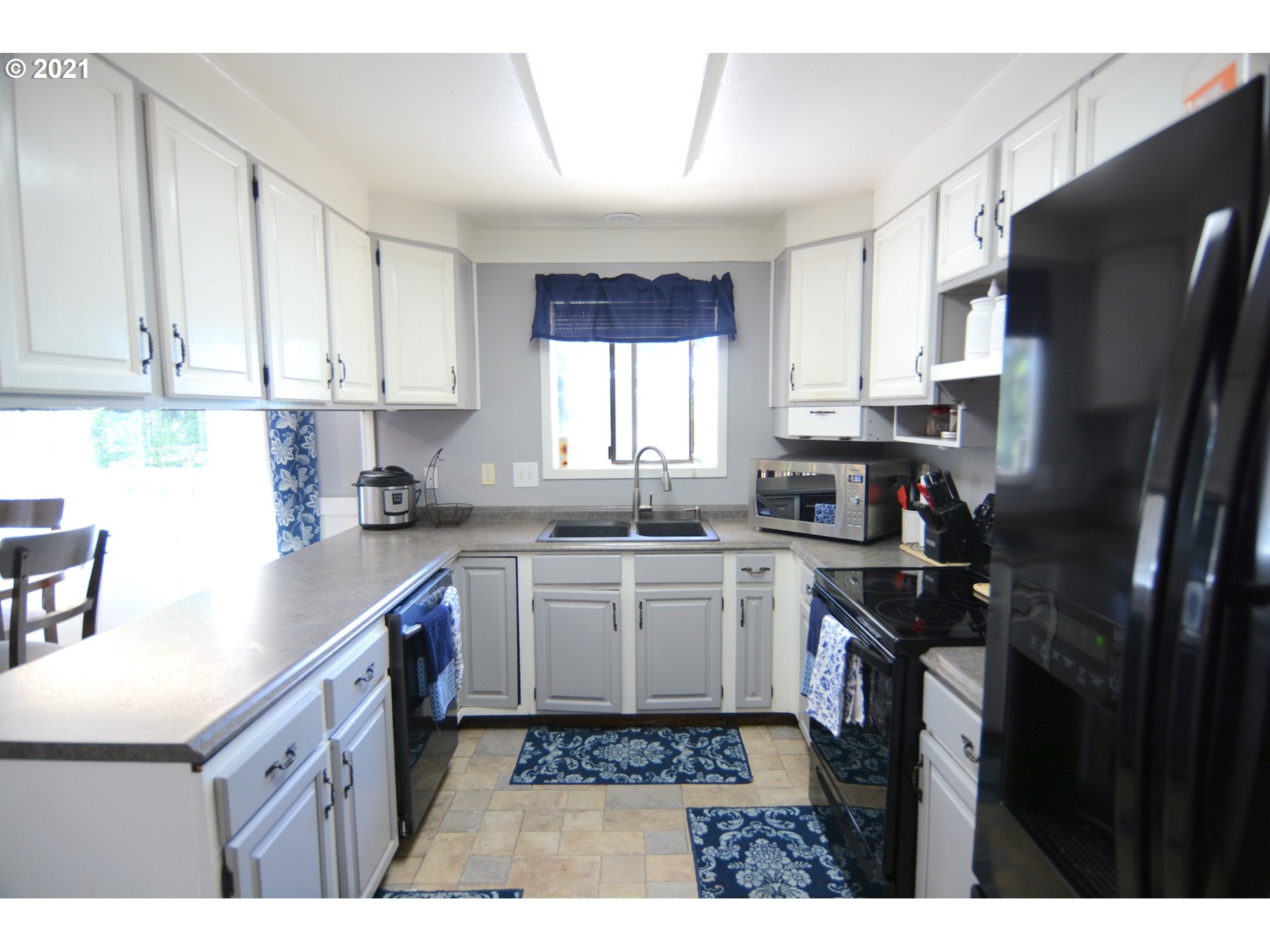 64472 Tomita Road Coos Bay, OR 97420 - Photo 7 of 32 Gallery Image 7