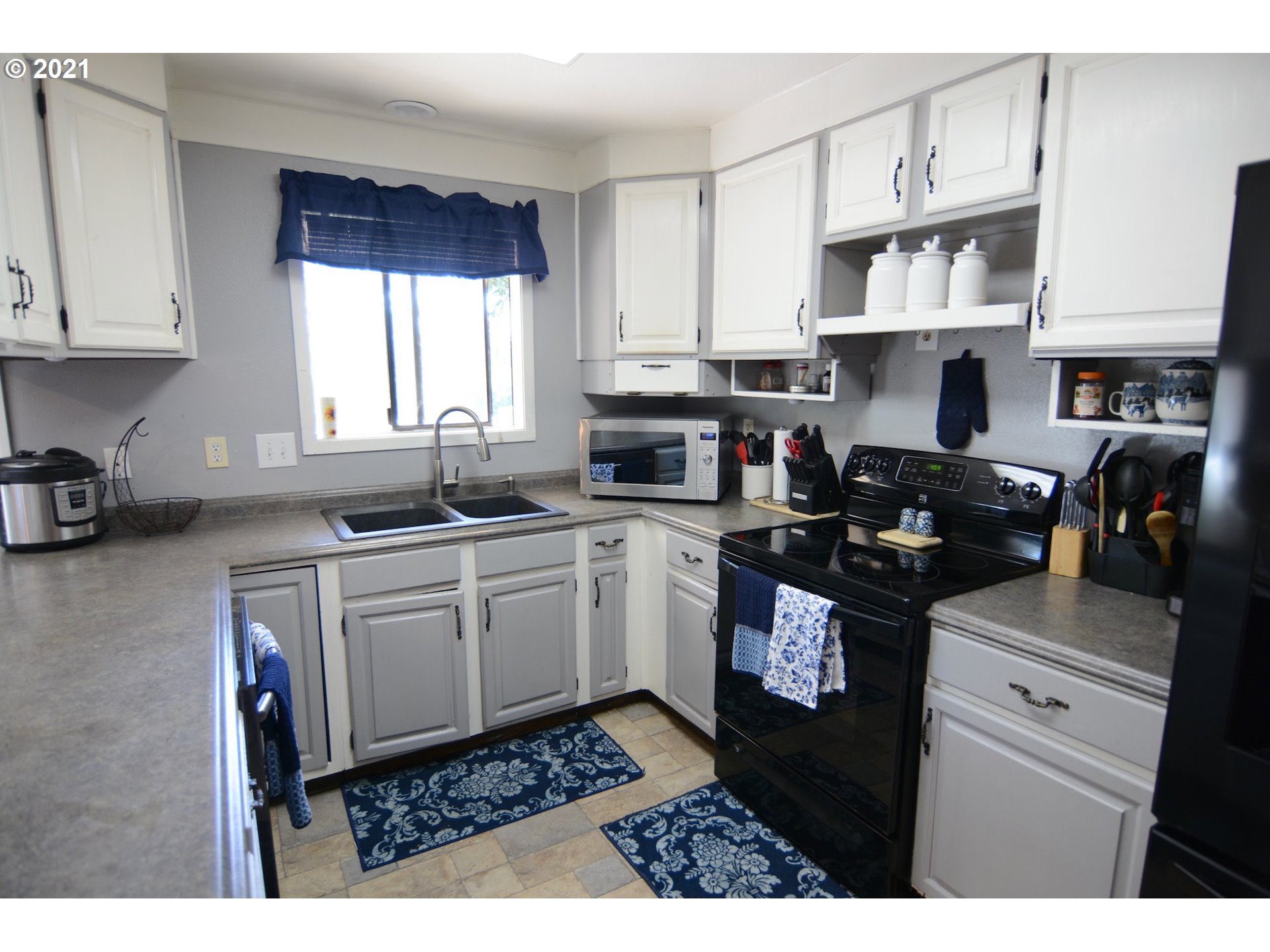 64472 Tomita Road Coos Bay, OR 97420 - Photo 8 of 32 Gallery Image 8