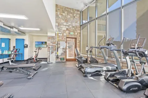 $5,200 | 645 Front Street, Unit 1506, San Diego, CA 92101