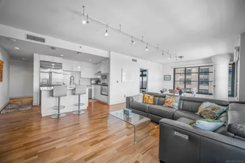 $5,200 | 645 Front Street, Unit 1506, San Diego, CA 92101
