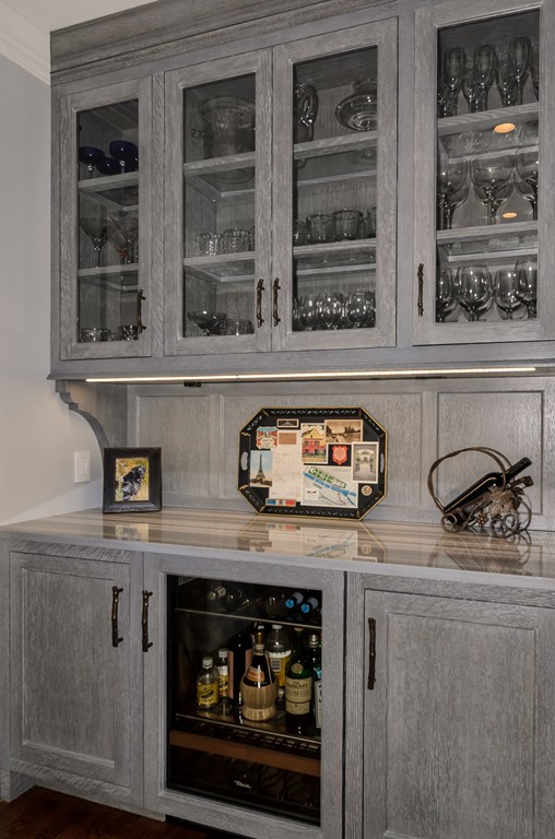 21 Carisbrooke Road Wellesley, MA 02481 - Photo 11 of 18 a stove top oven sitting inside of a kitchen