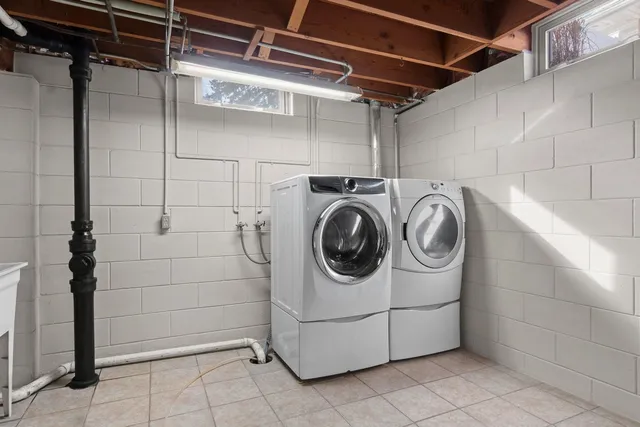 $299,900 | 1619 Orchard Drive, Manitowoc, WI 54220