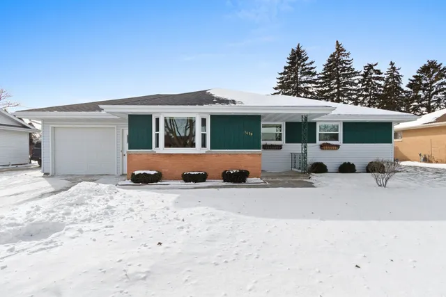 $299,900 | 1619 Orchard Drive, Manitowoc, WI 54220