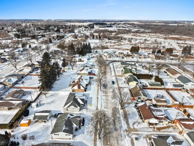 $299,900 | 1619 Orchard Drive, Manitowoc, WI 54220