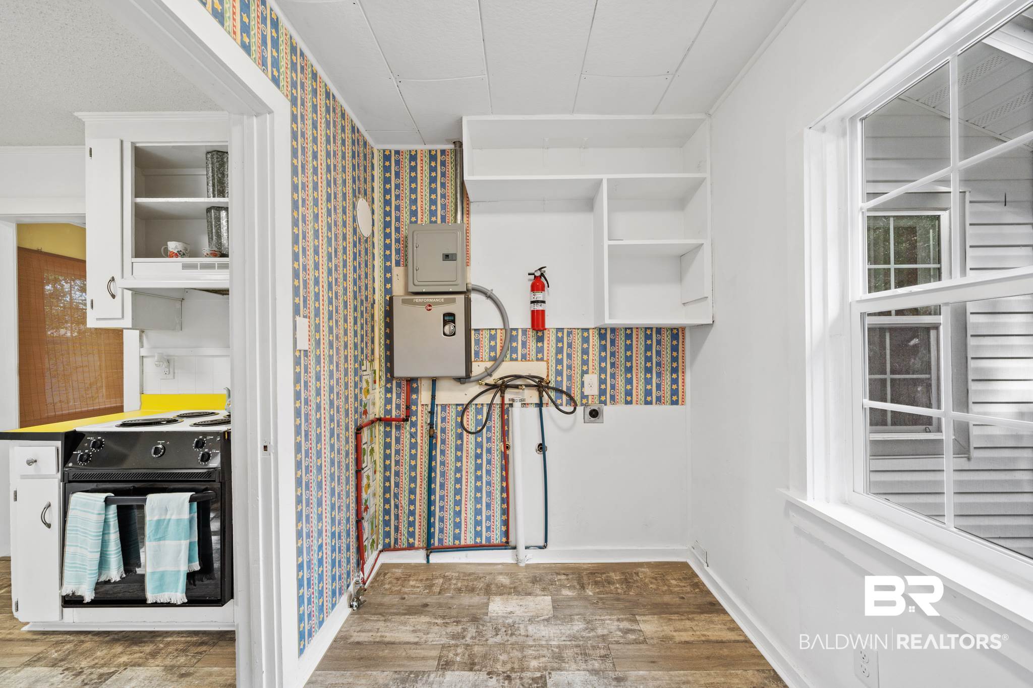 404 Grand Avenue Fairhope, AL 36532 - Photo 14 of 21 Laundry Room