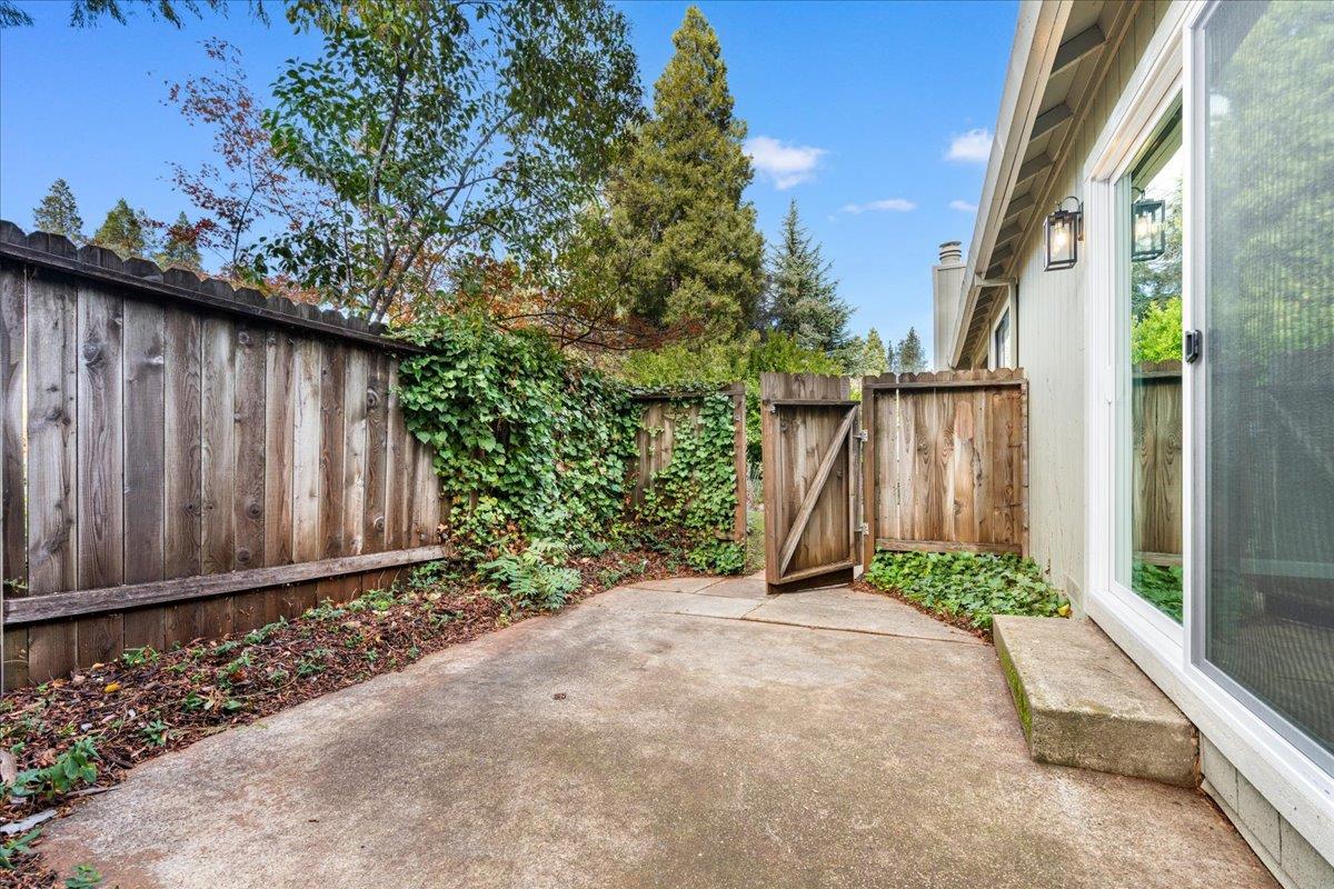 561 Blight Road Grass Valley, CA 95945 - Photo 30 of 44 a view of a backyard of the house