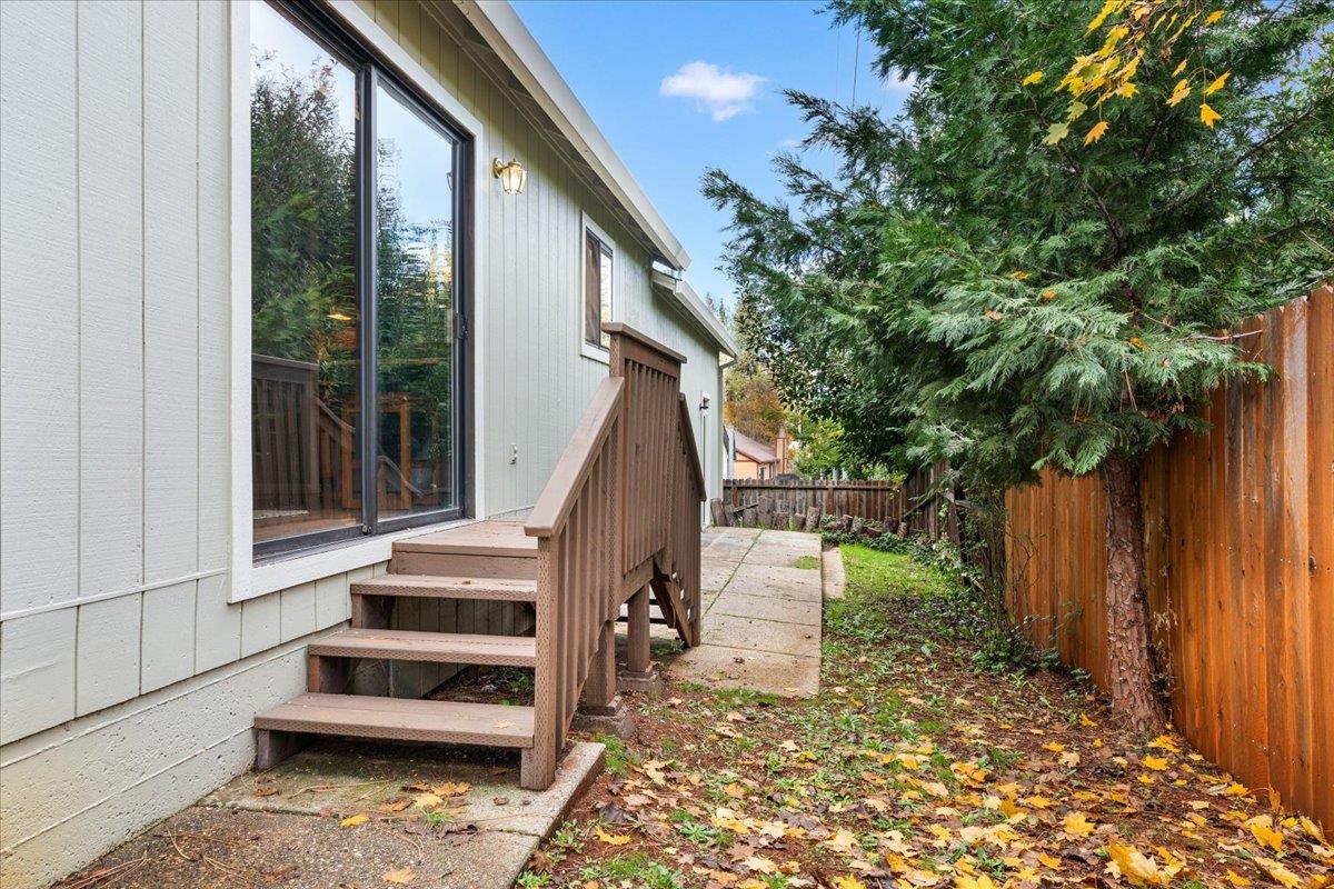 561 Blight Road Grass Valley, CA 95945 - Photo 33 of 44 a view of outdoor space and deck