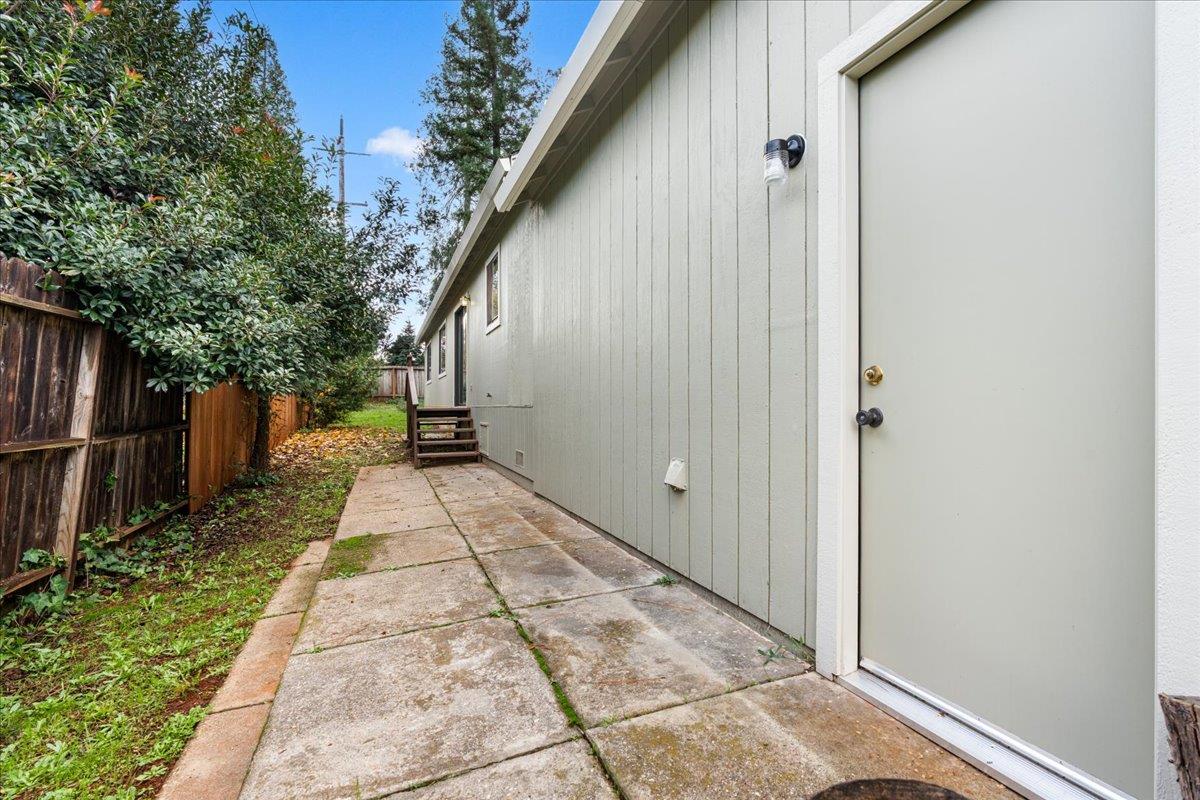 561 Blight Road Grass Valley, CA 95945 - Photo 34 of 44 a view of a pathway with a backyard