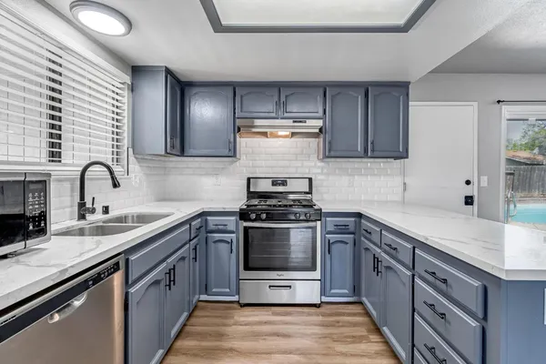$418,000 | 3099 Ezie Avenue, Clovis, CA 93611