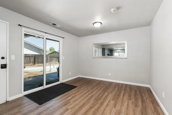 $399,900 | 3099 Ezie Avenue, Clovis, CA 93611