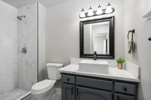 $399,900 | 3099 Ezie Avenue, Clovis, CA 93611