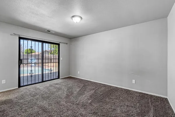$418,000 | 3099 Ezie Avenue, Clovis, CA 93611