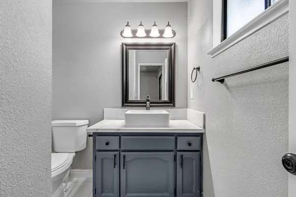 $418,000 | 3099 Ezie Avenue, Clovis, CA 93611