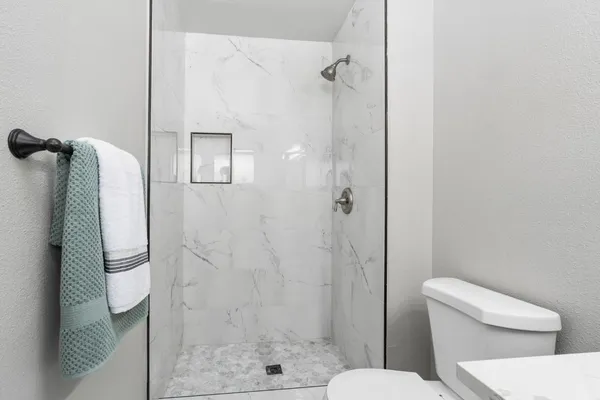 $399,900 | 3099 Ezie Avenue, Clovis, CA 93611