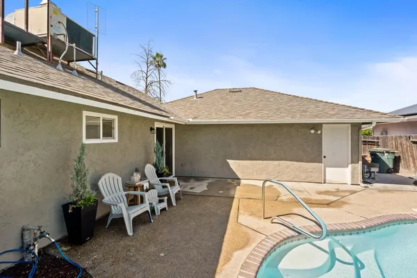 $399,900 | 3099 Ezie Avenue, Clovis, CA 93611