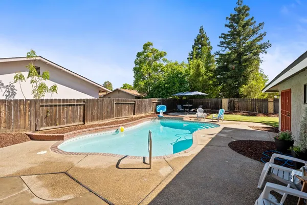 $399,900 | 3099 Ezie Avenue, Clovis, CA 93611