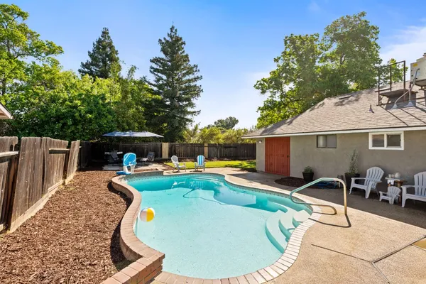 $399,900 | 3099 Ezie Avenue, Clovis, CA 93611