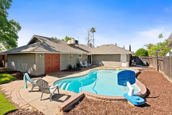 $399,900 | 3099 Ezie Avenue, Clovis, CA 93611
