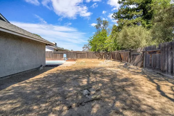 $418,000 | 3099 Ezie Avenue, Clovis, CA 93611