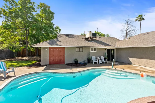 $399,900 | 3099 Ezie Avenue, Clovis, CA 93611