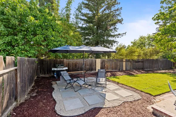 $399,900 | 3099 Ezie Avenue, Clovis, CA 93611