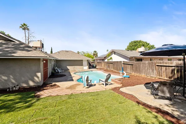 $399,900 | 3099 Ezie Avenue, Clovis, CA 93611