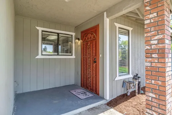 $418,000 | 3099 Ezie Avenue, Clovis, CA 93611
