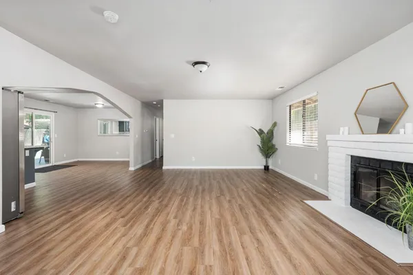 $399,900 | 3099 Ezie Avenue, Clovis, CA 93611