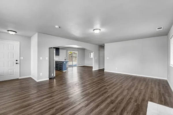$418,000 | 3099 Ezie Avenue, Clovis, CA 93611