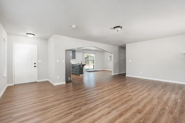 $399,900 | 3099 Ezie Avenue, Clovis, CA 93611