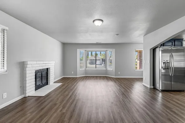 $418,000 | 3099 Ezie Avenue, Clovis, CA 93611