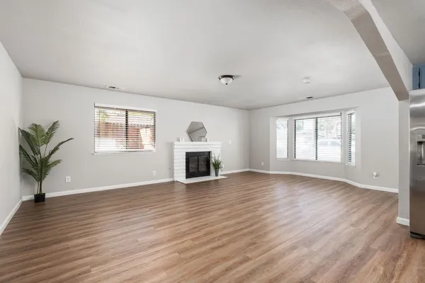 $399,900 | 3099 Ezie Avenue, Clovis, CA 93611