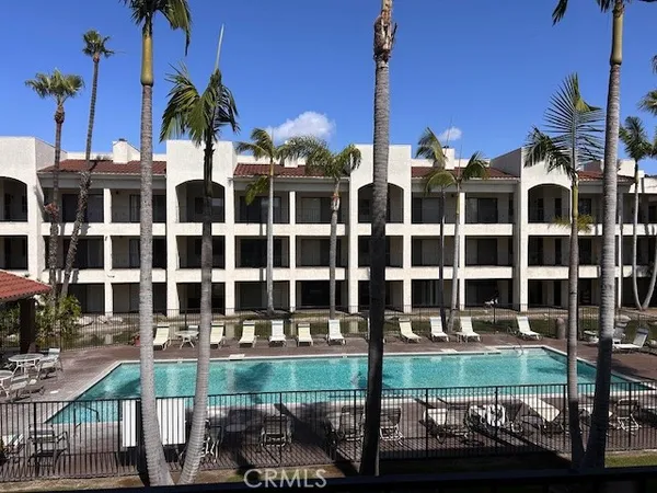 $2,500 | 11620 Warner Avenue, Unit 526, Fountain Valley, CA 92708
