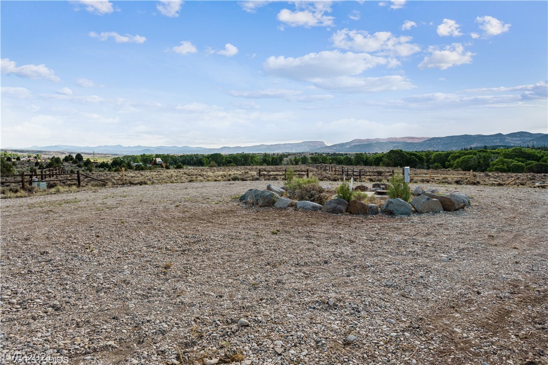163 West Bryce Gate Circle Hatch, UT 84735 - Photo 11 of 32