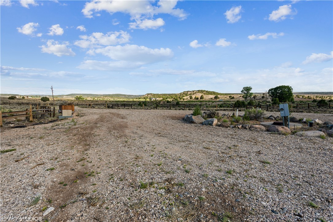 163 West Bryce Gate Circle Hatch, UT 84735 - Photo 15 of 32