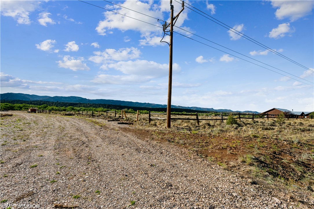 163 West Bryce Gate Circle Hatch, UT 84735 - Photo 8 of 32