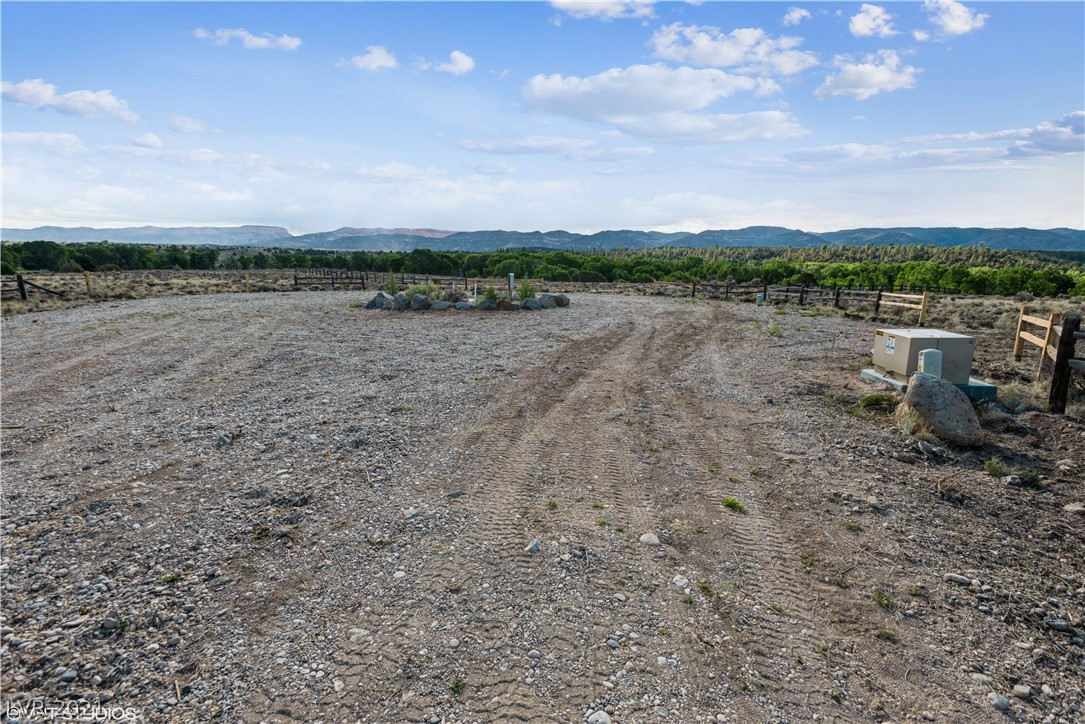 163 West Bryce Gate Circle Hatch, UT 84735 - Photo 9 of 32
