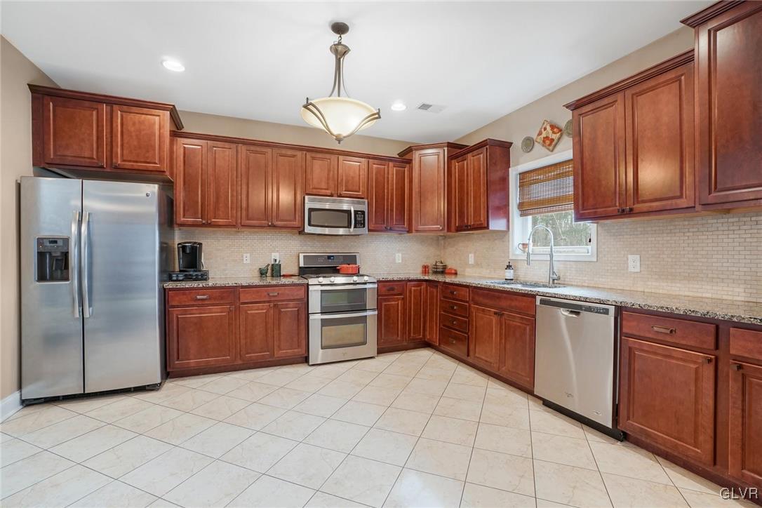3223 Willow Grove Road Pocono Summit, PA 18346 - Photo 10 of 43 Kitchen