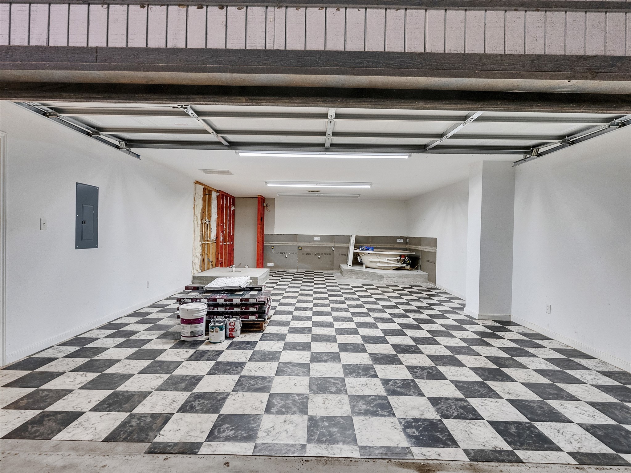 7301 Pearson Road Santa Fe, TX 77517 - Photo 29 of 46 a black and white checkered floor