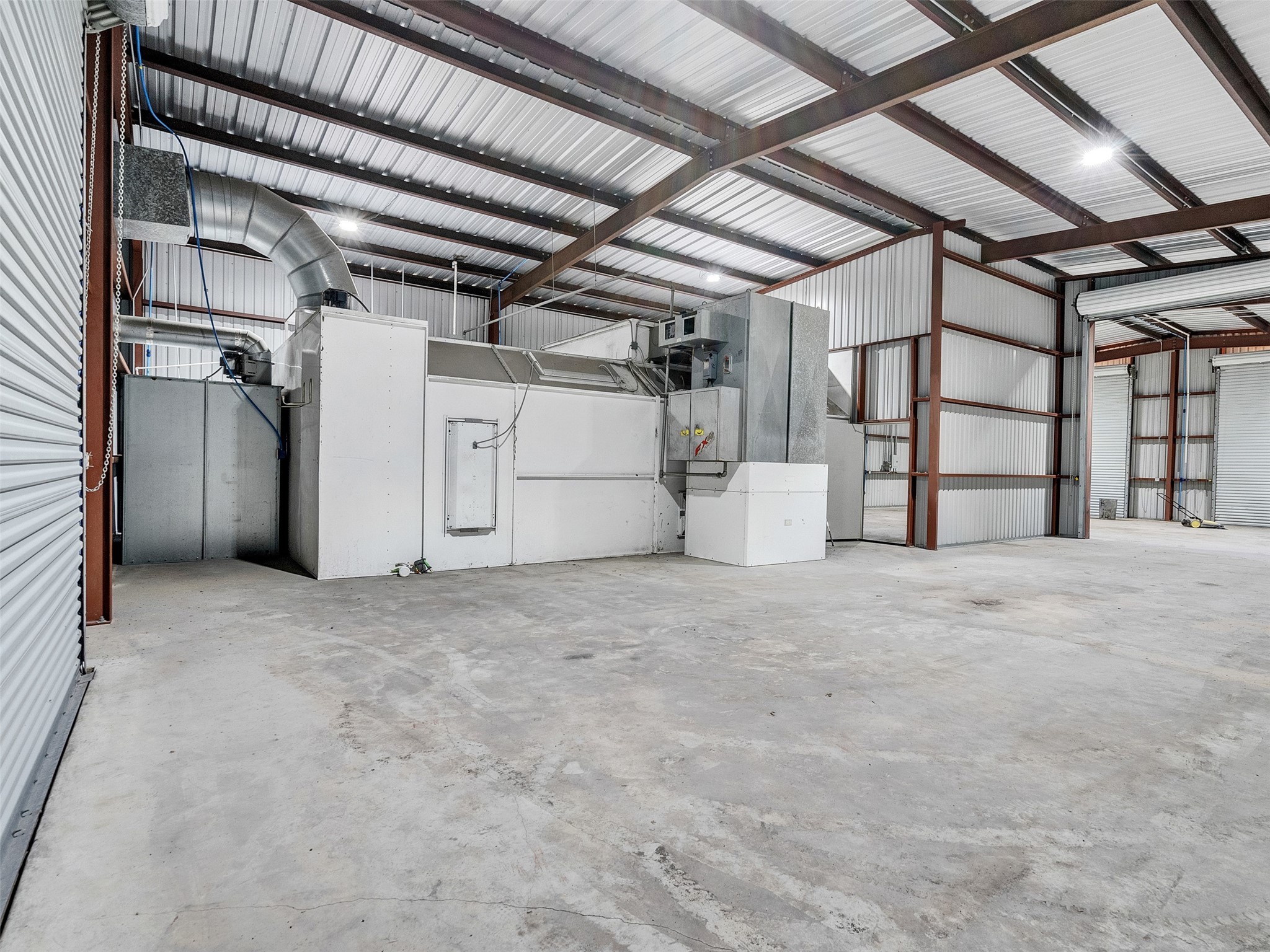 7301 Pearson Road Santa Fe, TX 77517 - Photo 43 of 46 a view of a garage