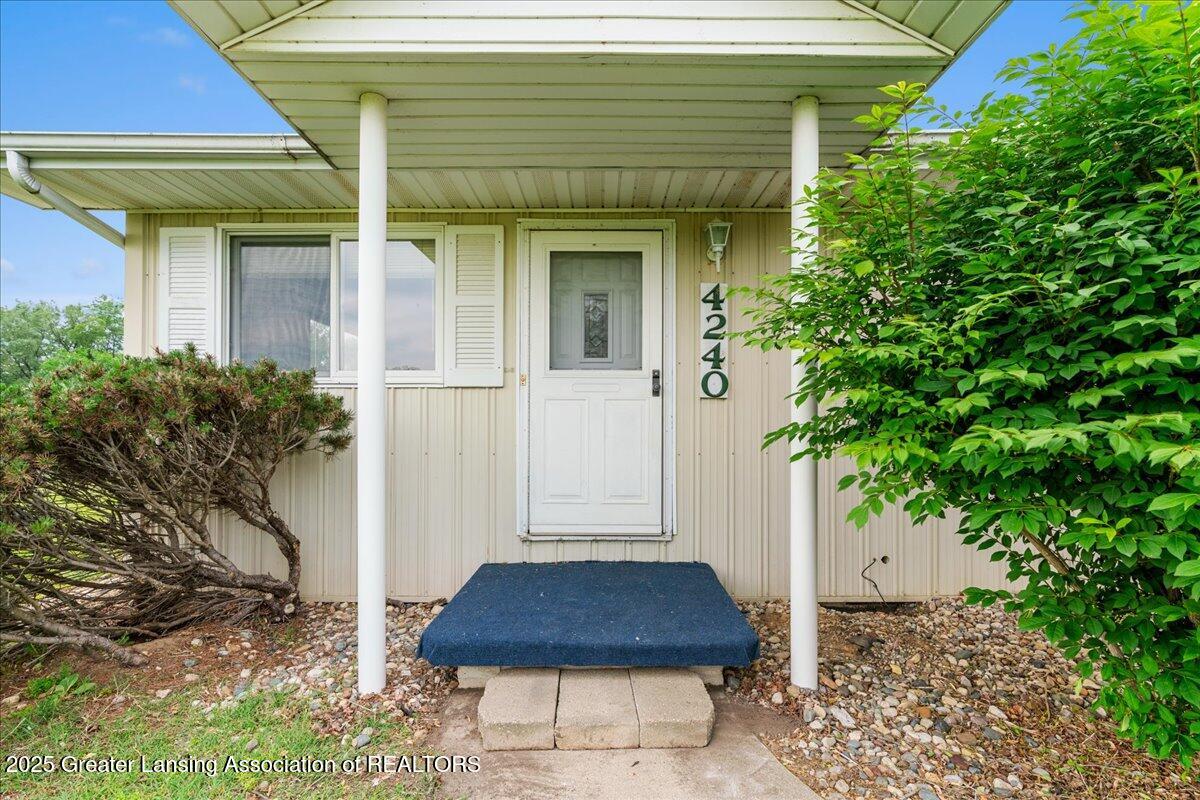 4240 Dell Road Lansing, MI 48911 - Photo 56 of 90 68-Media Jett - 60
