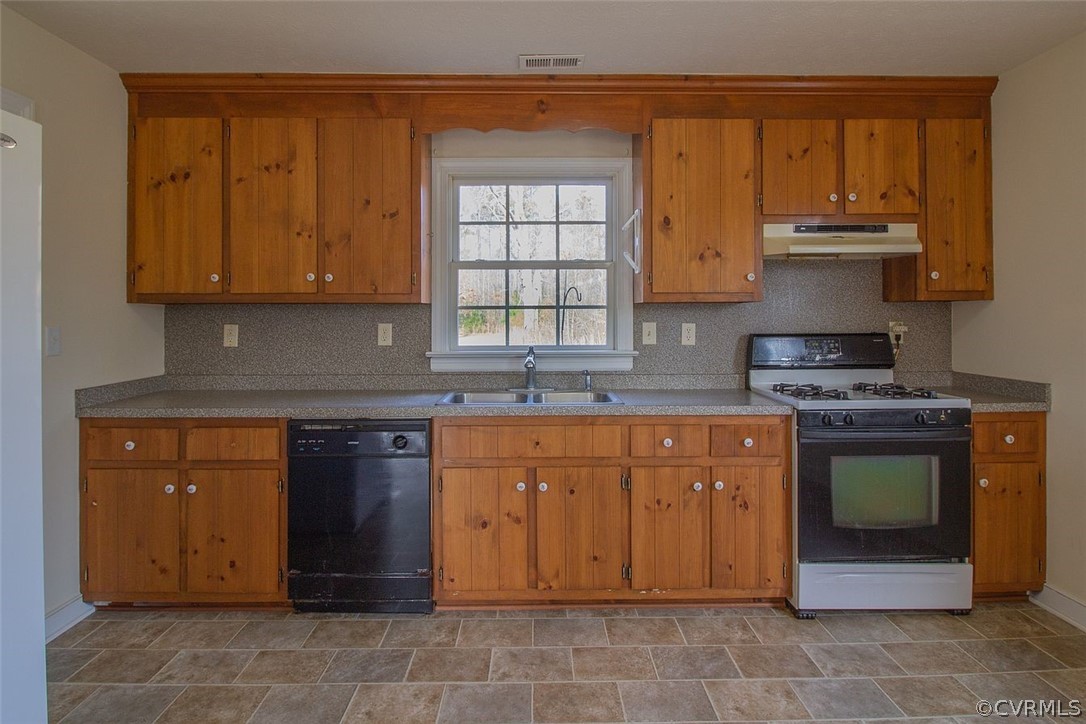280 Cheaneys Bridge Road Dunnsville, VA 22454 - Photo 7 of 14 Gallery Image 7